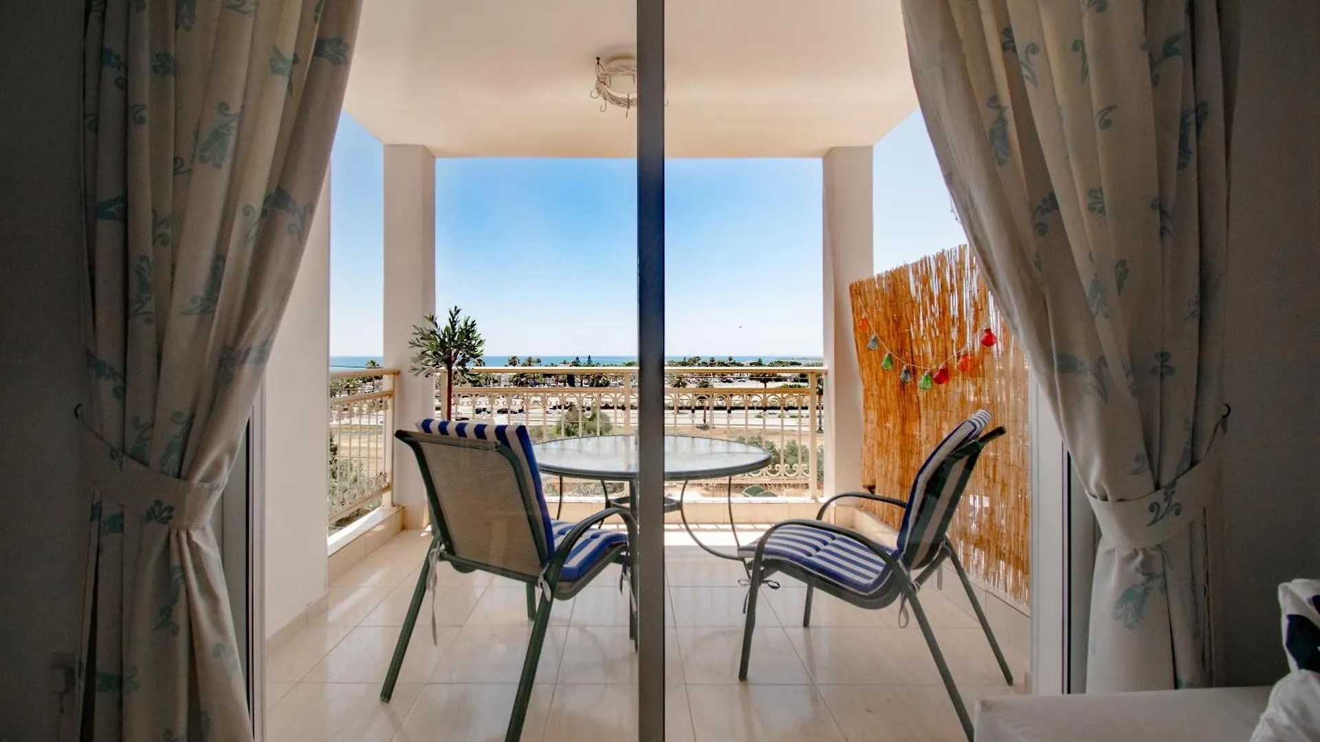 Apartment Mackenzie Sea Views